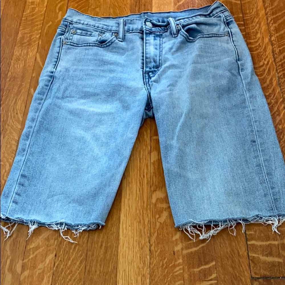 Levi’s 514 cutoffs size 30 waist